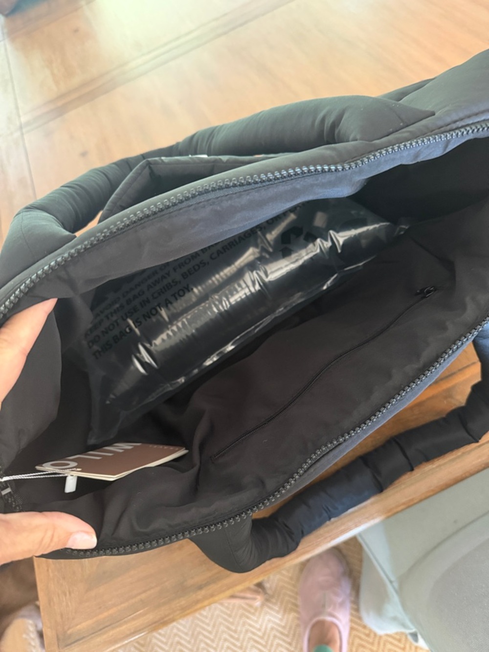 WILO Black Quilted Travel Tote - Picture 5 of 7